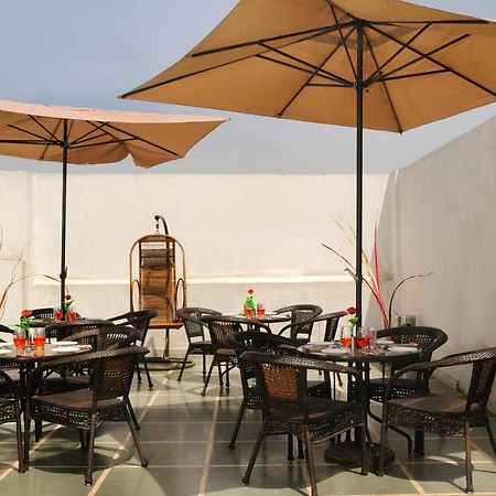 The Pearl Hotel Nueva Delhi Exterior foto