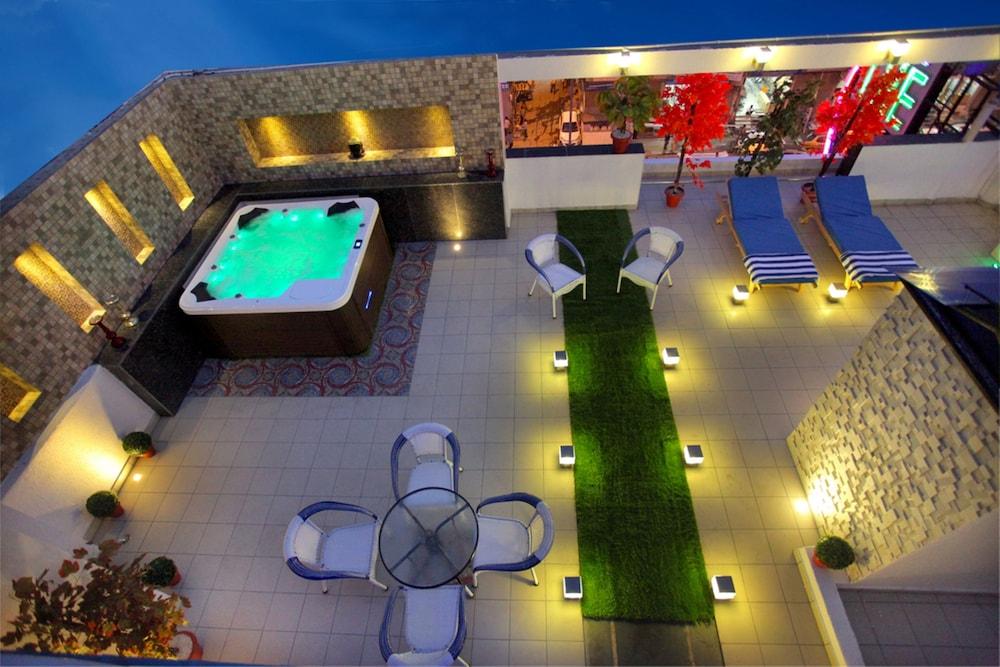 The Pearl Hotel Nueva Delhi Exterior foto