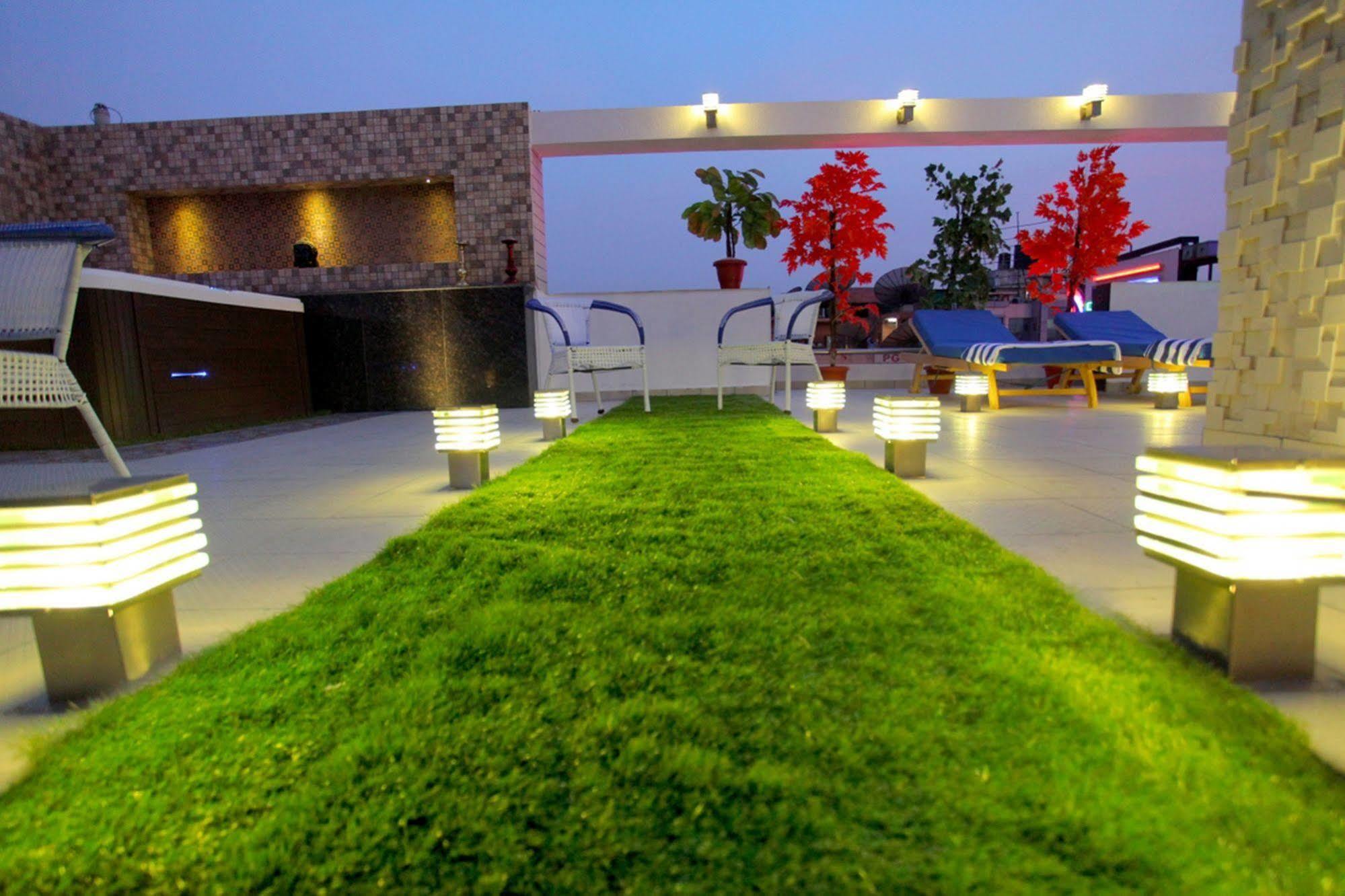 The Pearl Hotel Nueva Delhi Exterior foto
