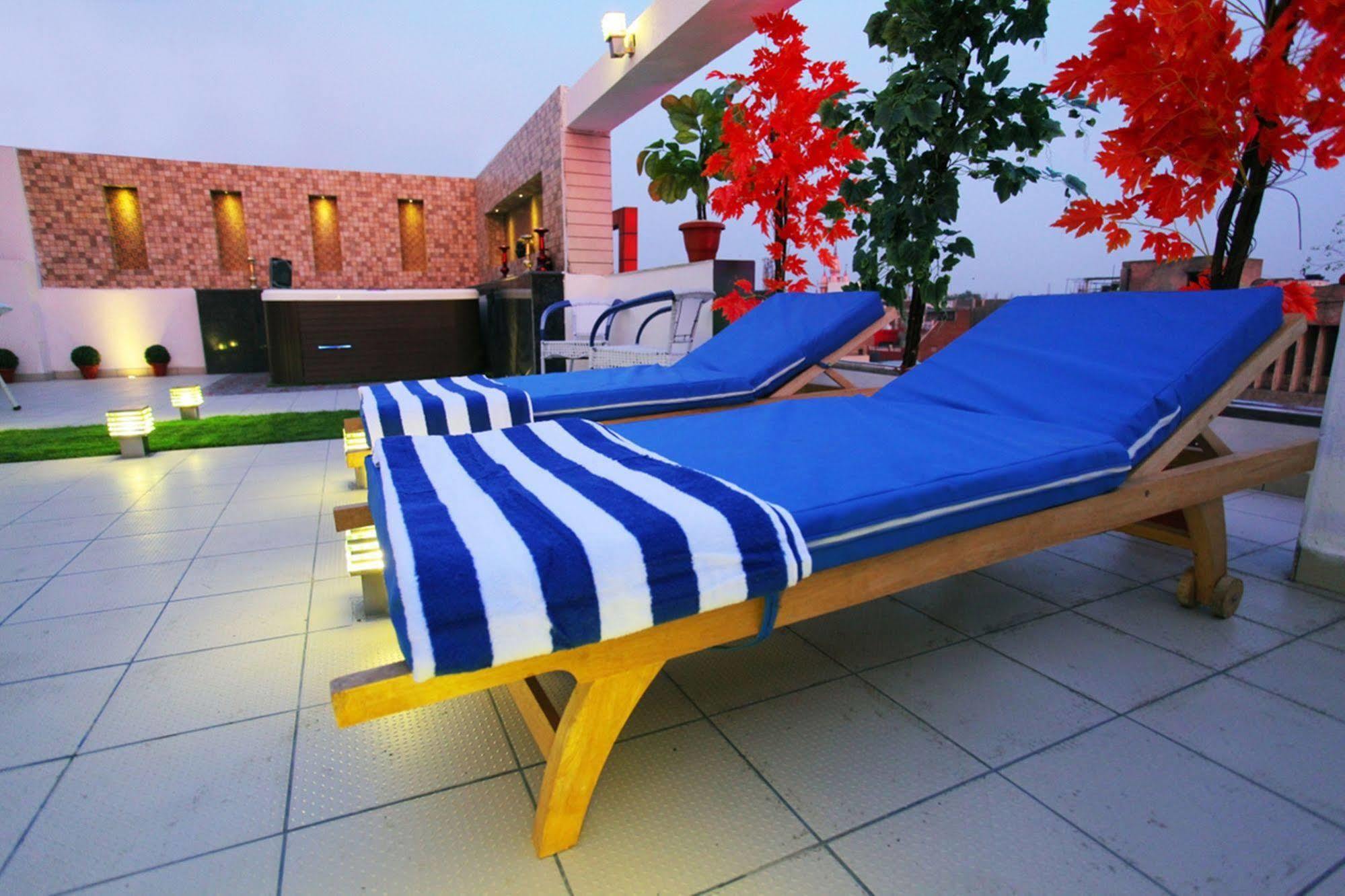 The Pearl Hotel Nueva Delhi Exterior foto