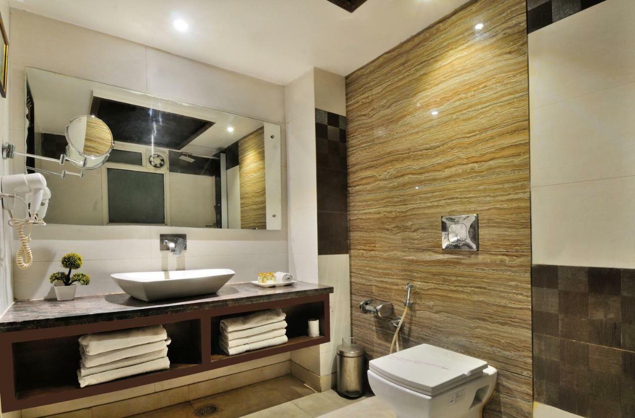 The Pearl Hotel Nueva Delhi Exterior foto